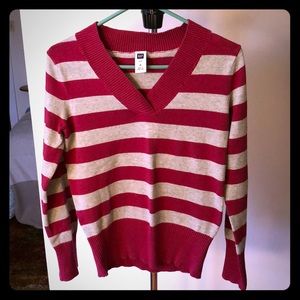 Gap V neck sweater